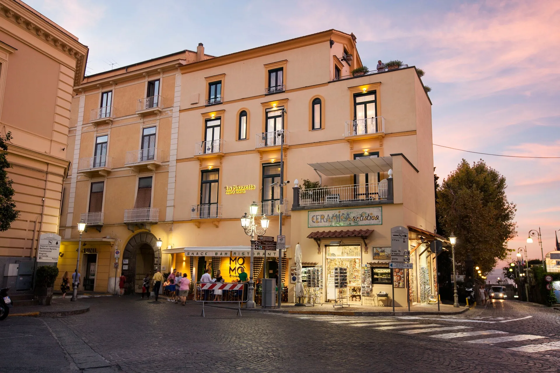 La Piazzetta Guest House-12